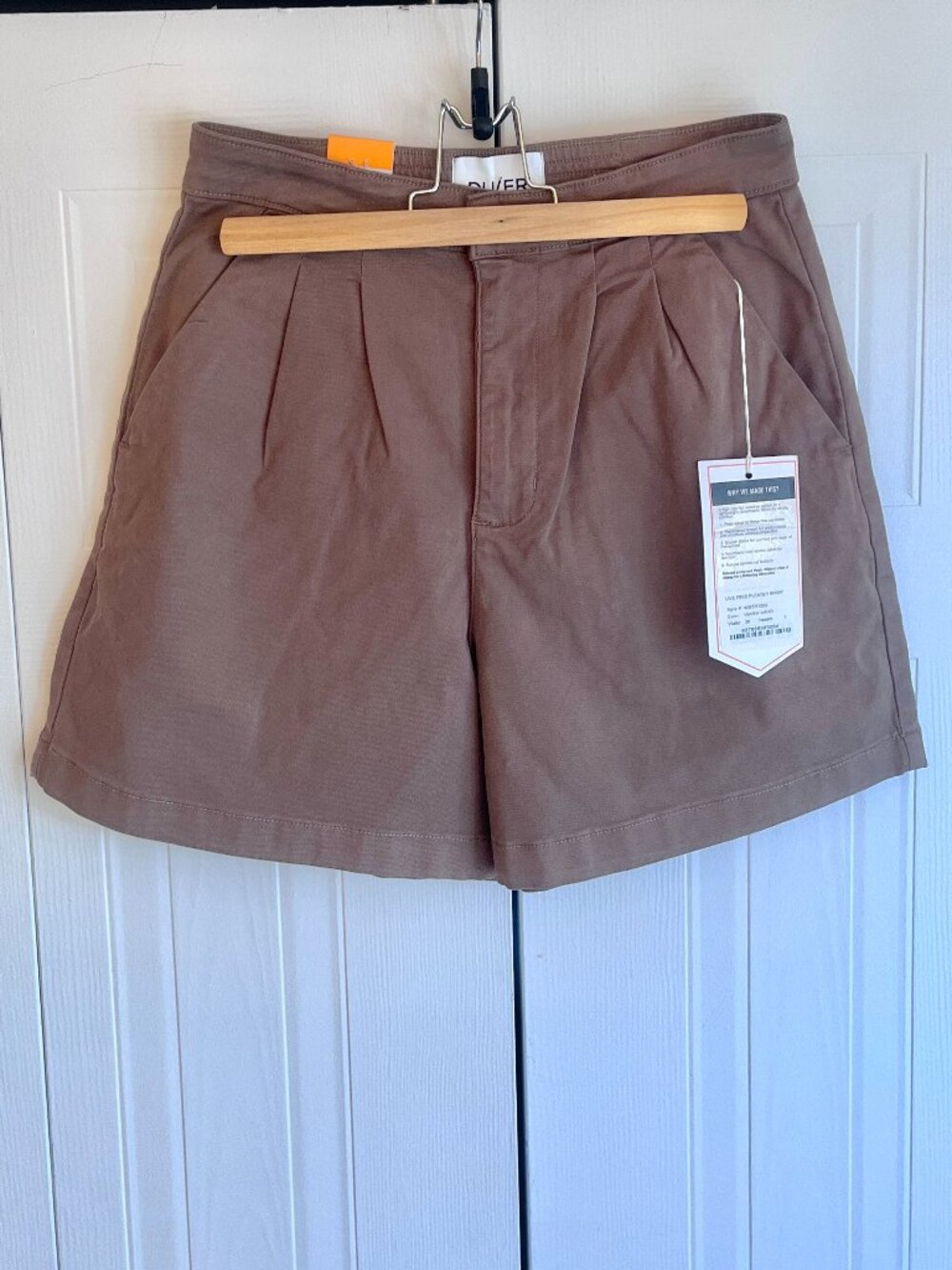 DUER High Rise Pleated Performance Shorts Brown NWT- Size 28 Hiking, BBQ, A-line